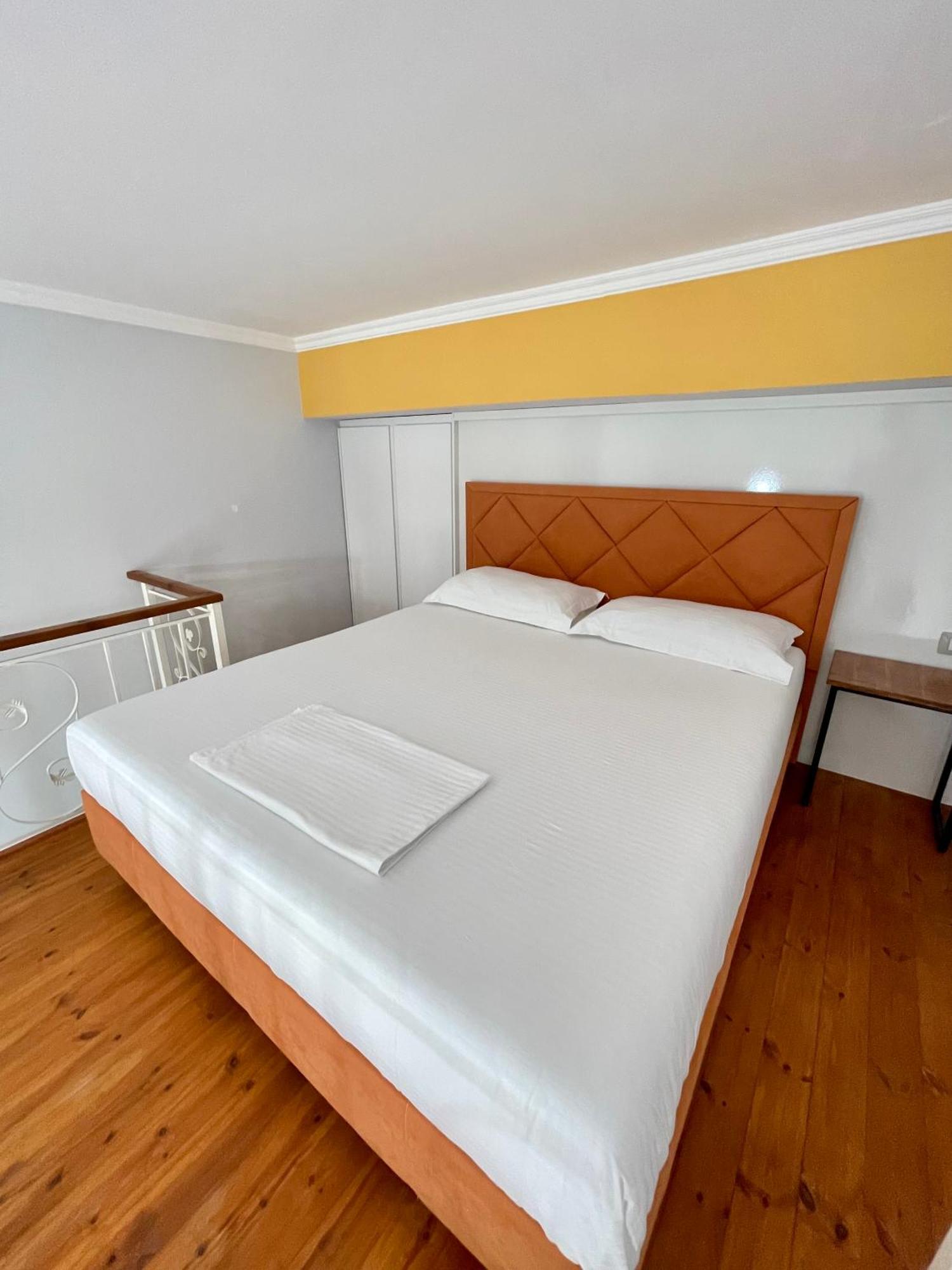 Crown Deluxe Apartments Sarandë 외부 사진